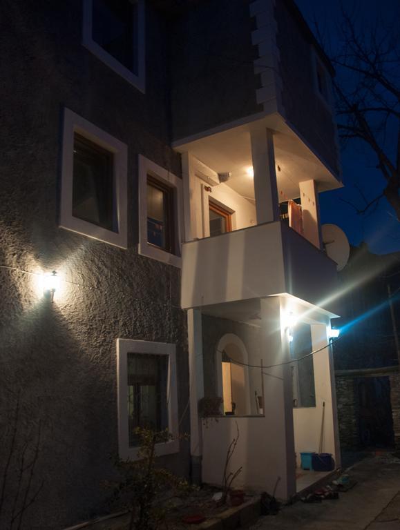 Aste Guesthouse Tropoje Exterior photo