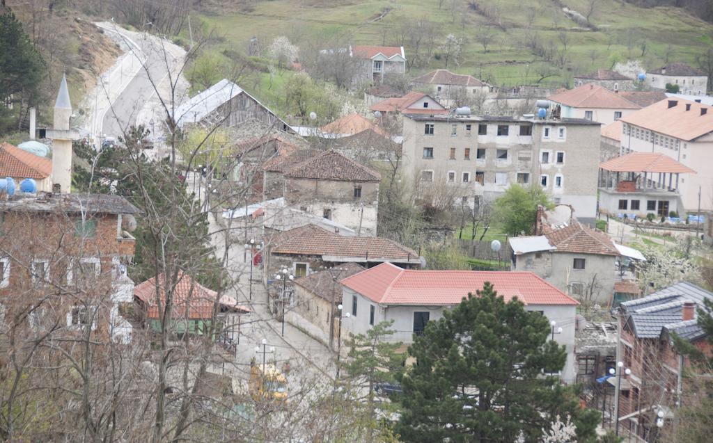 Aste Guesthouse Tropoje Exterior photo